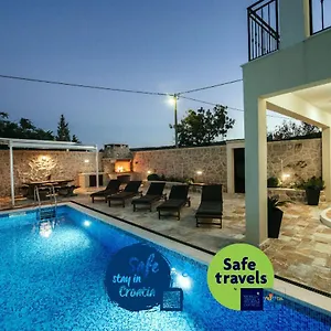 Castello Coza Zadarvillas Vinjerac